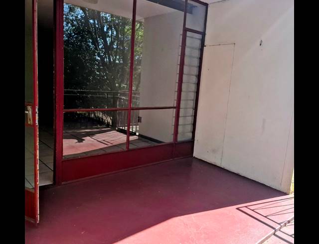 2 BEDROOM APARTMENT FOR SALE IN KENSINGTON B